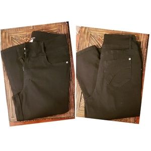 2 pairs black Capris from VENUS.COM. SZ 10.
